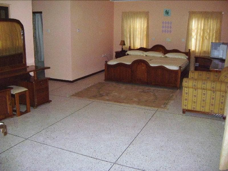 East Airport Guesthouse 4