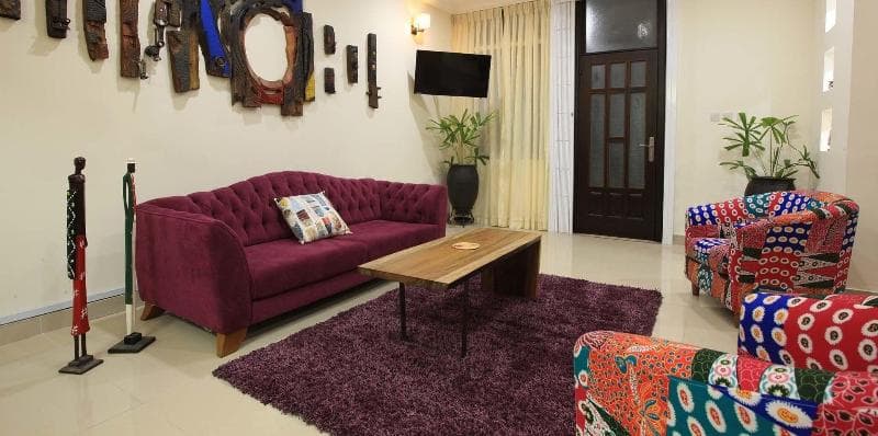 The Highbridge Guest Lodge main