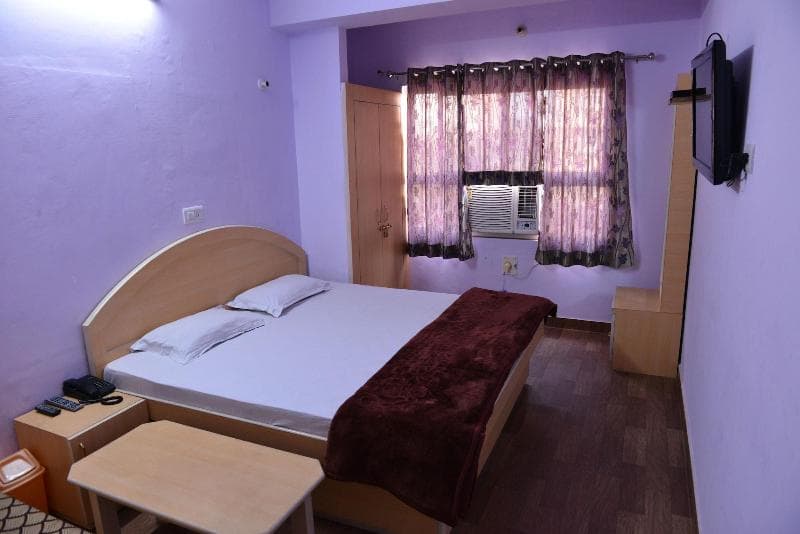 Hotel Mohit Palace main