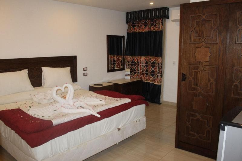 Great Pyramid Inn 2