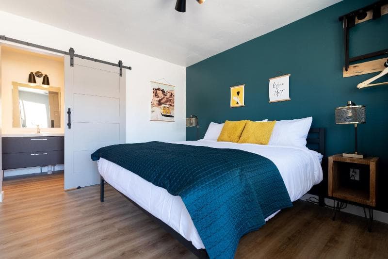 Spoke And Vine Motel 5