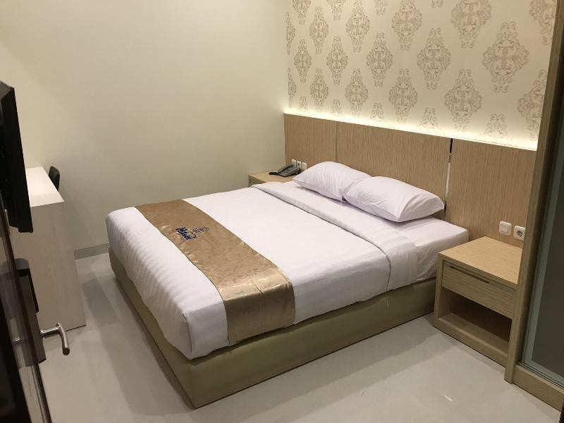 Hillside Suite Guest House main