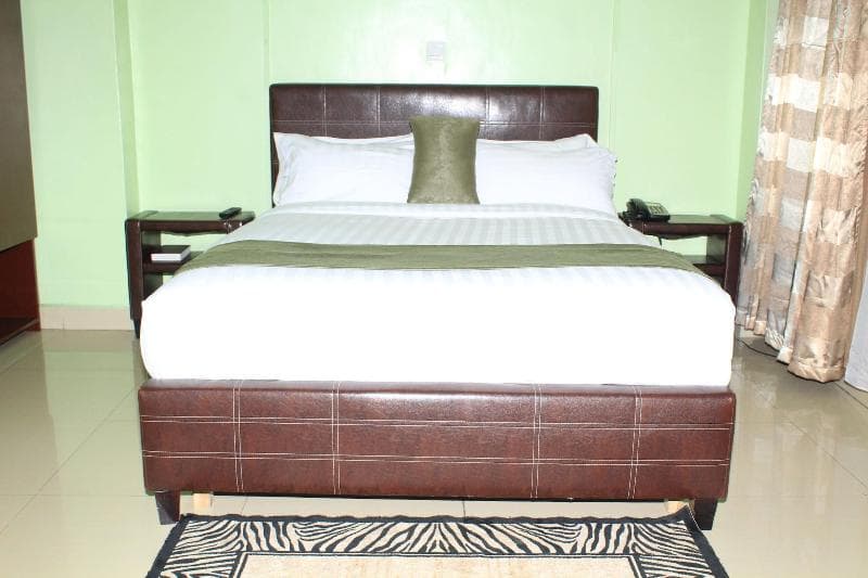 The Legacy Hotel & Suites 5