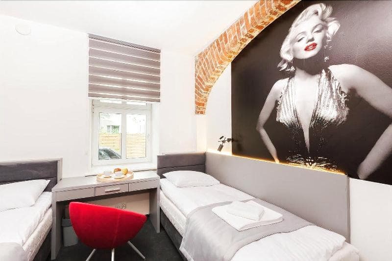 Cinema Hostel 4