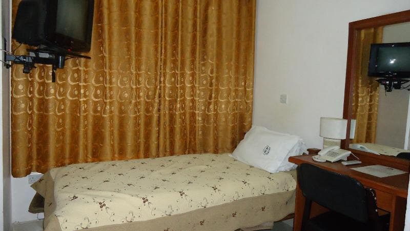 Rainbow Hotel 4