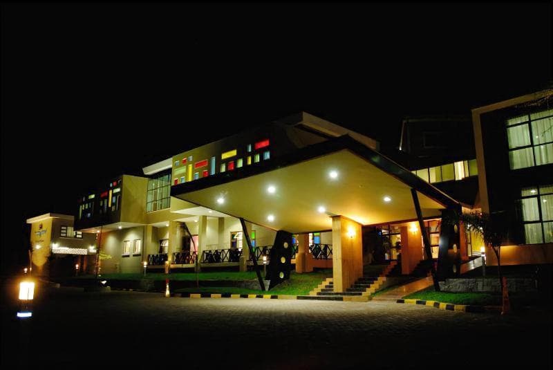 Snowcrest Hotel 5