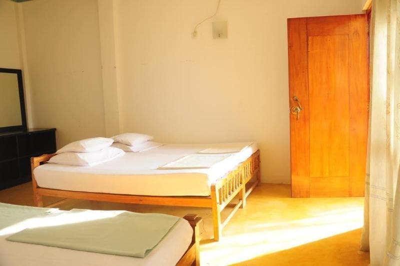 Traveller's Home Hotel 4