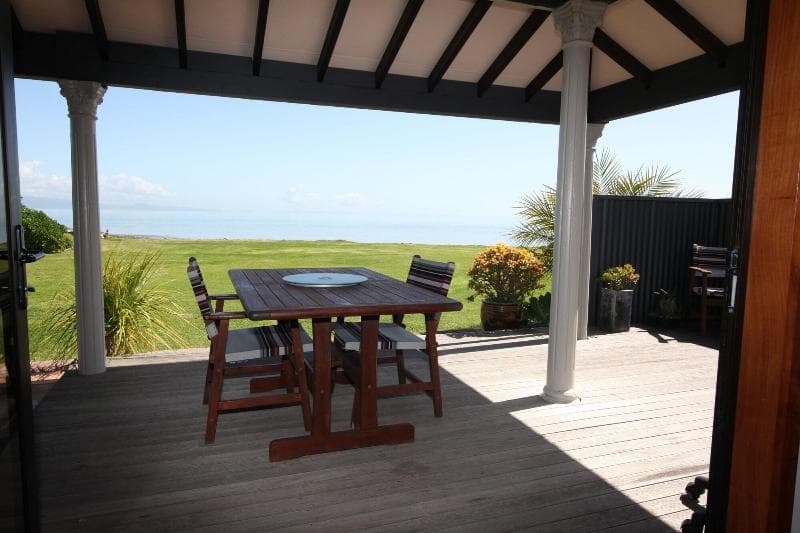 Te Puru Beach Lodge (Adults Only) 3