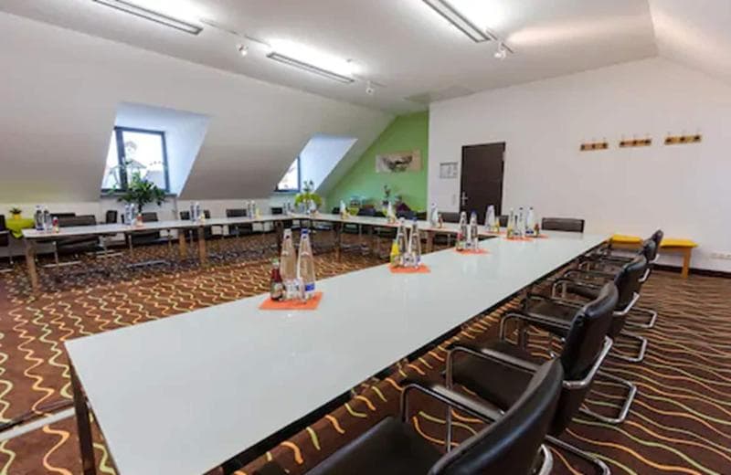 Hotel Arooma 4