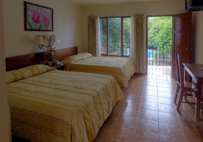 Hotel Boyeros 4