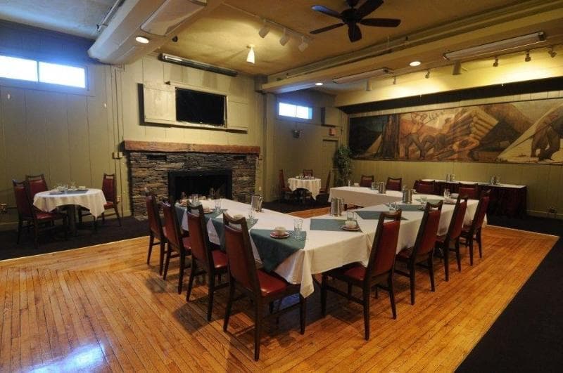 Hi White River Junction The Hotel Coolidge Hostel photo 1