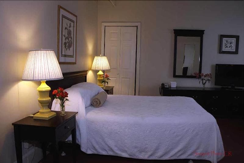 Hi White River Junction The Hotel Coolidge Hostel 4