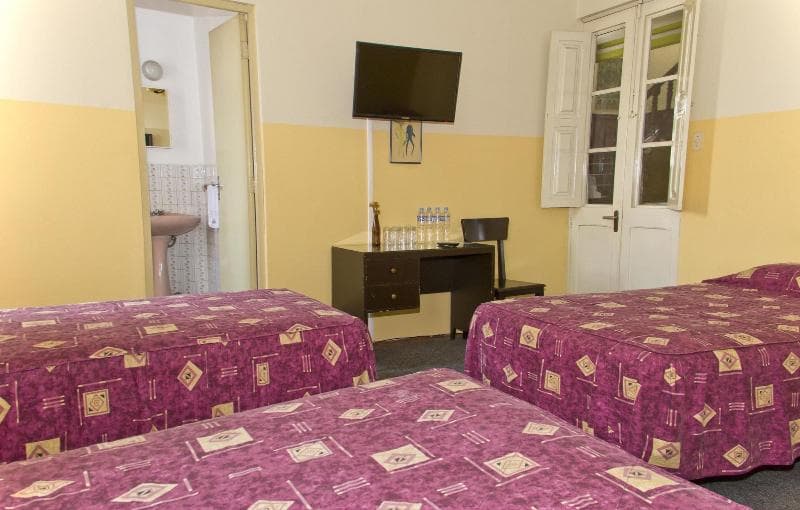 Las Mercedes Hostal Residencial 5
