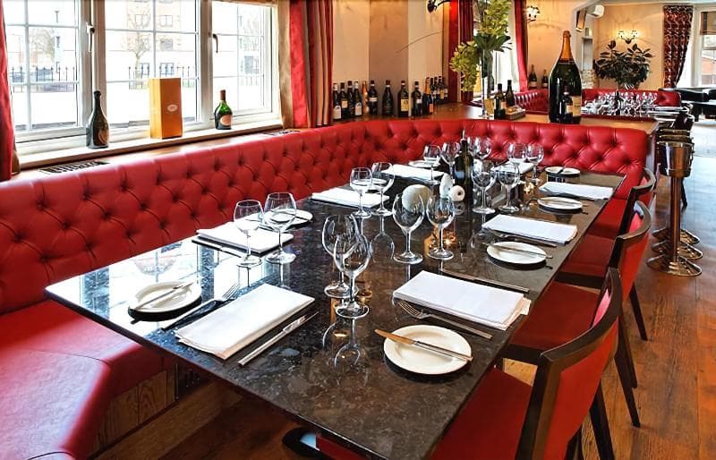 The Hare & Five Hounds Hotel 2