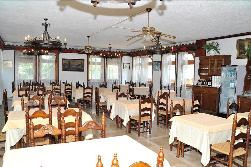 Hotel Dujany photo 1