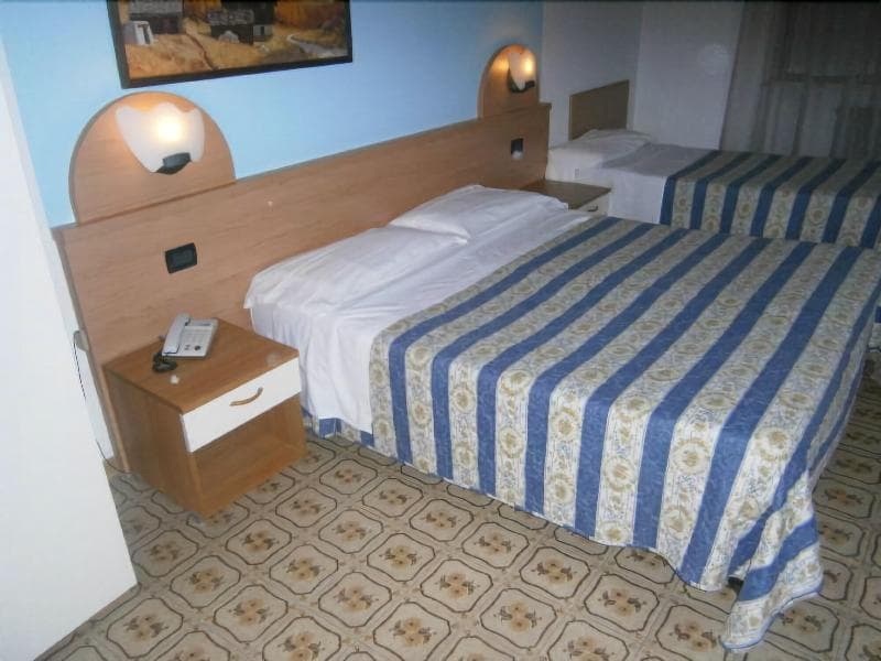 Hotel Dujany 3