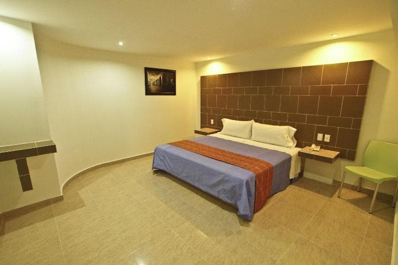 First Inn Hotel & Business 3