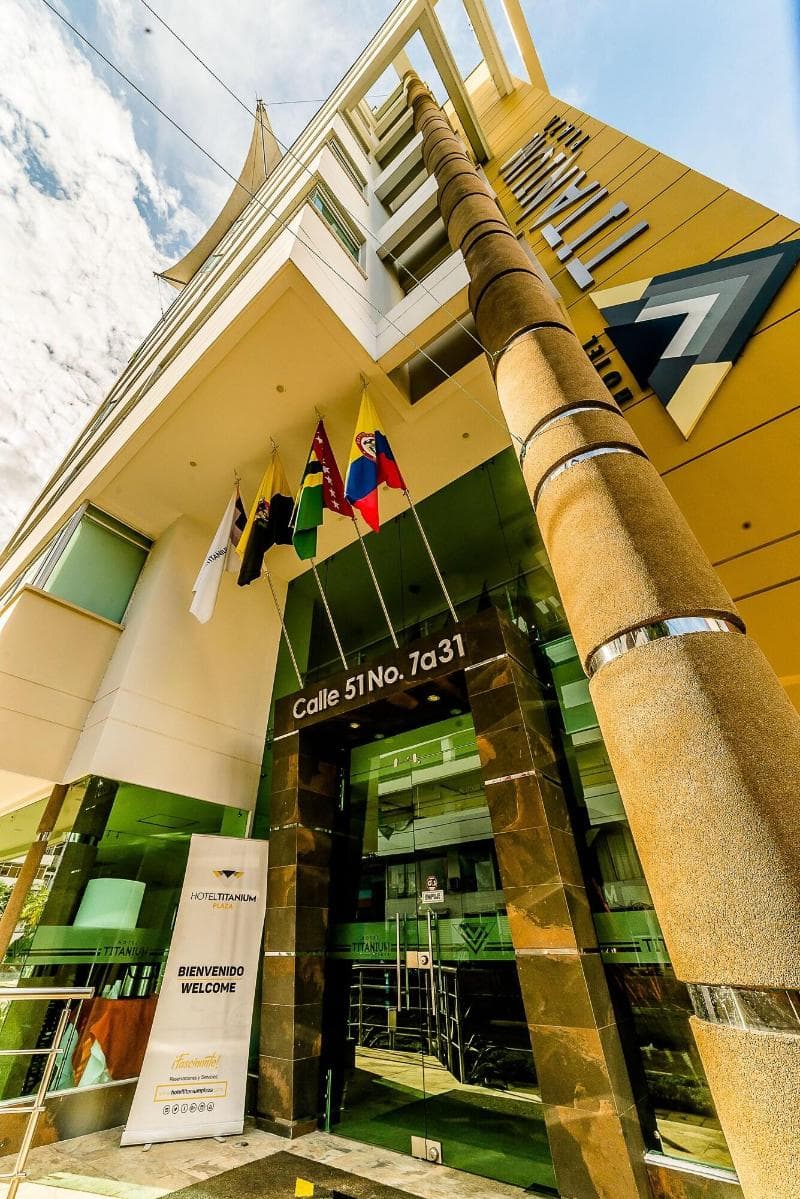 Hotel Titanium Plaza 5