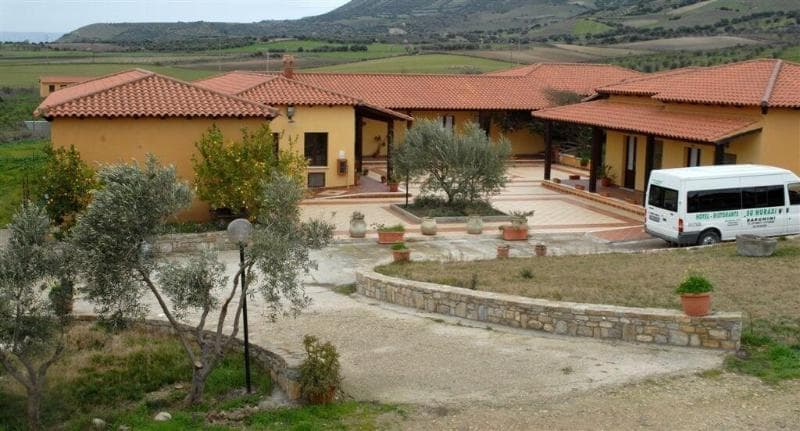 Hotel Su Nuraxi 5