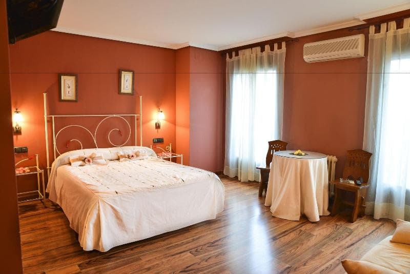 Cafe Bar Hotel Jefi 5