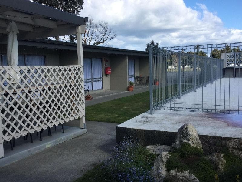 Thornton Lodge Motel 5