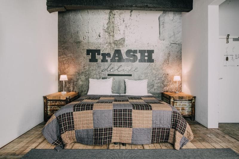 Trash Deluxe 4