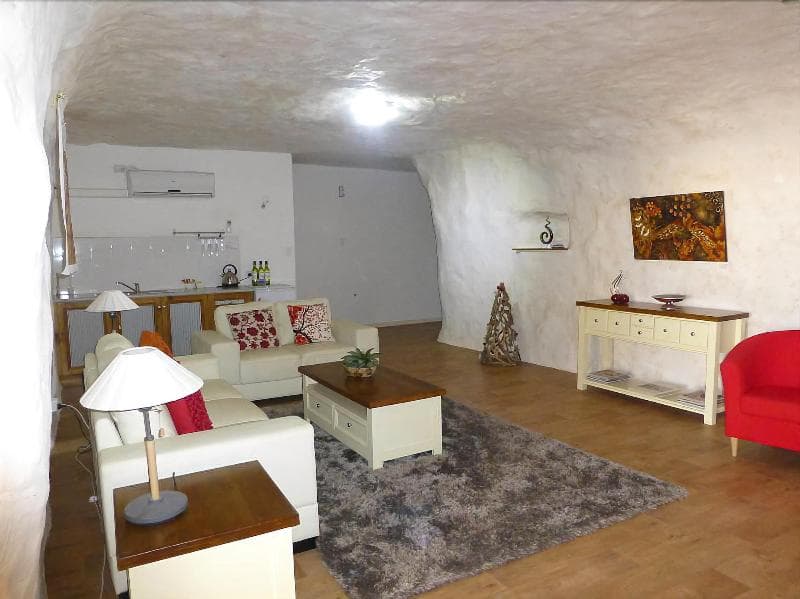 Underground Bed & Breakfast main