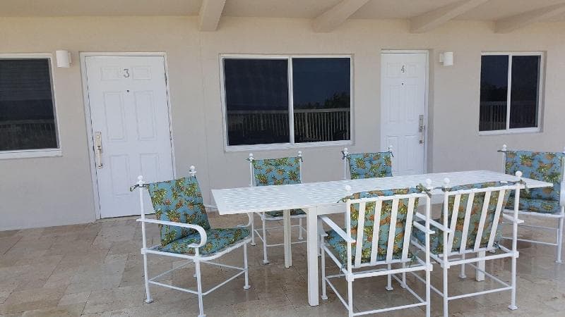Le Cabanon Motel 4