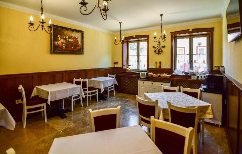Rosen Villa main