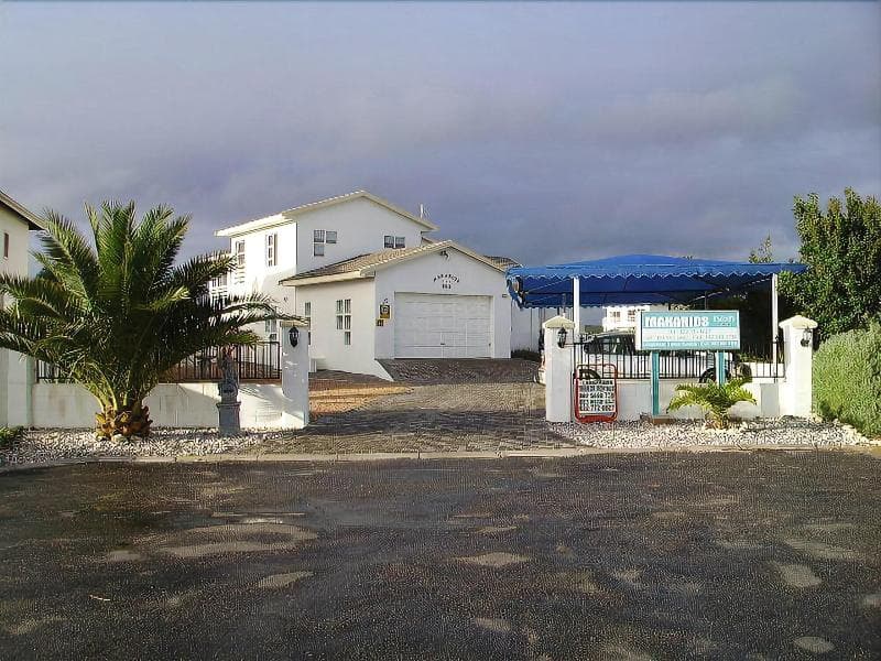 Makarios B&B 4