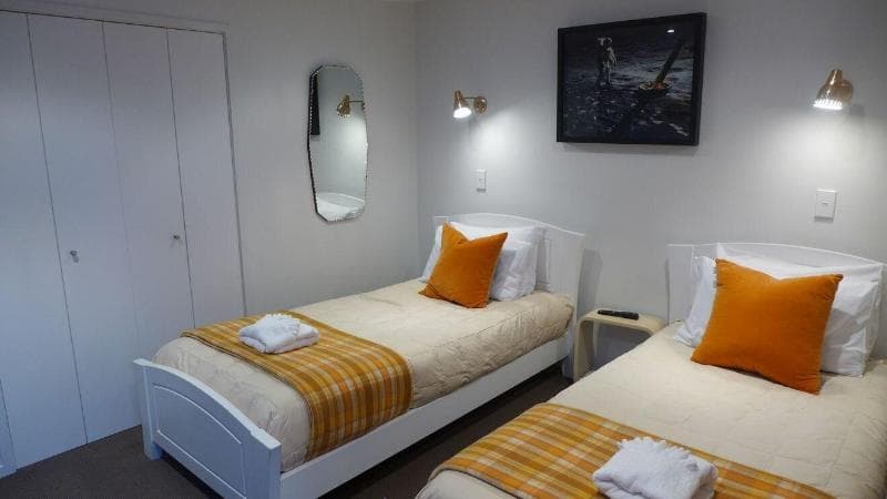 The Lake Retro Motel 5