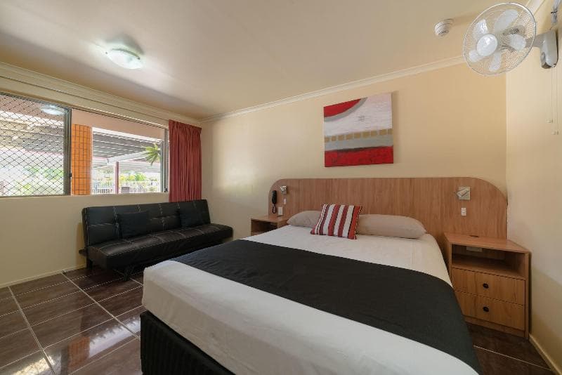 Winter Sun Motel 4