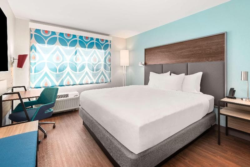 Tru by Hilton Portland Airport 5