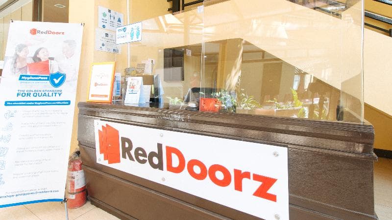 Reddoorz @ Arzo Hotel Grand Lodge 3