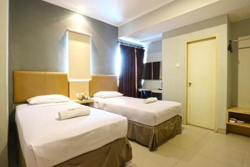 Super Oyo 90244 Hotel Antara main