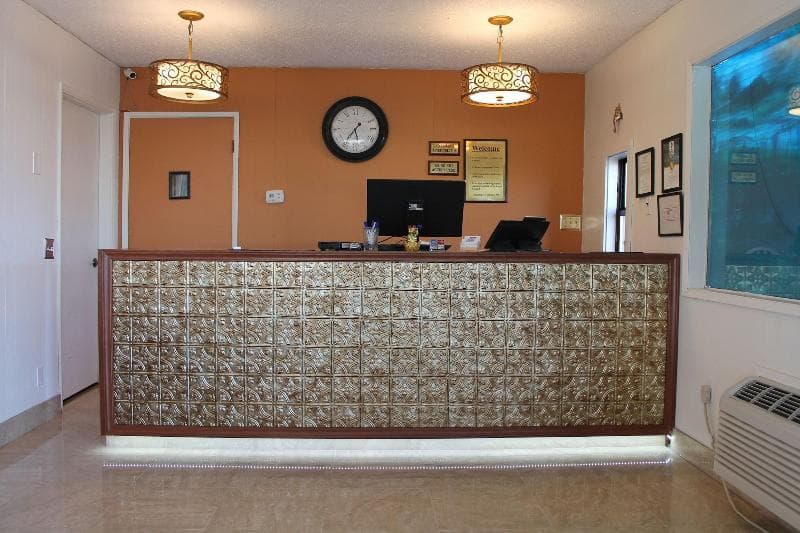 Americas Best Value Inn Boardman 3
