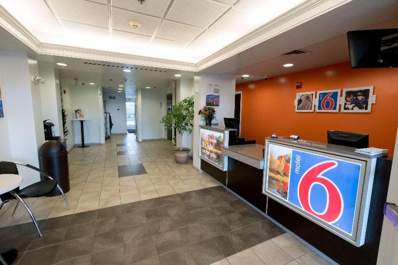 Motel 6 4