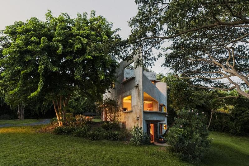 Hix Island House 4