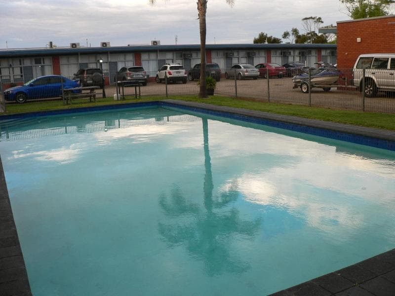 Ship Inn Motel 2