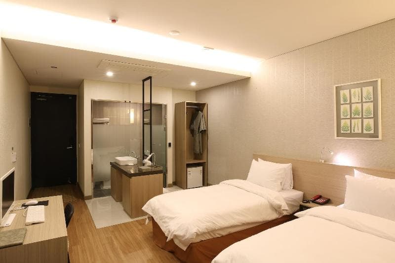 Hotel Clover 5