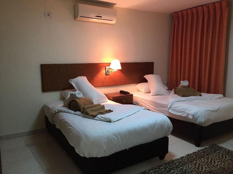 Zaina Plaza Hotel 2