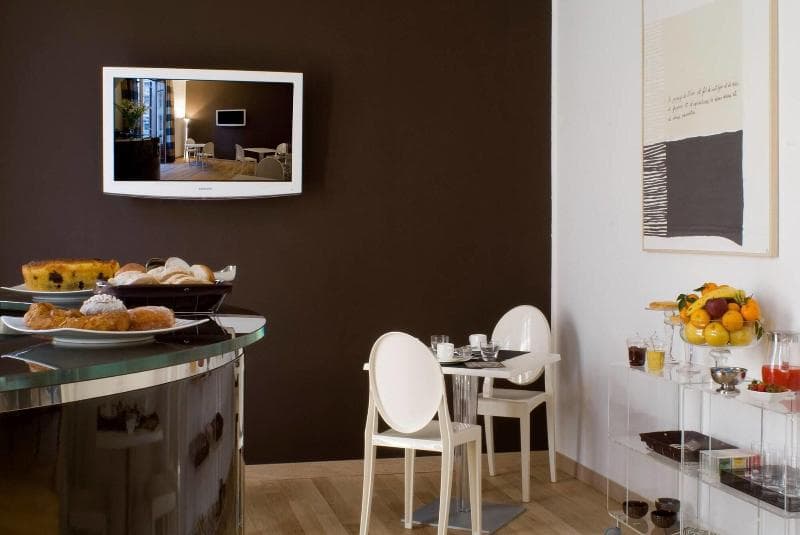 Suite 70 5
