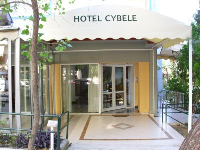 Hotel Cybele Pefki 4