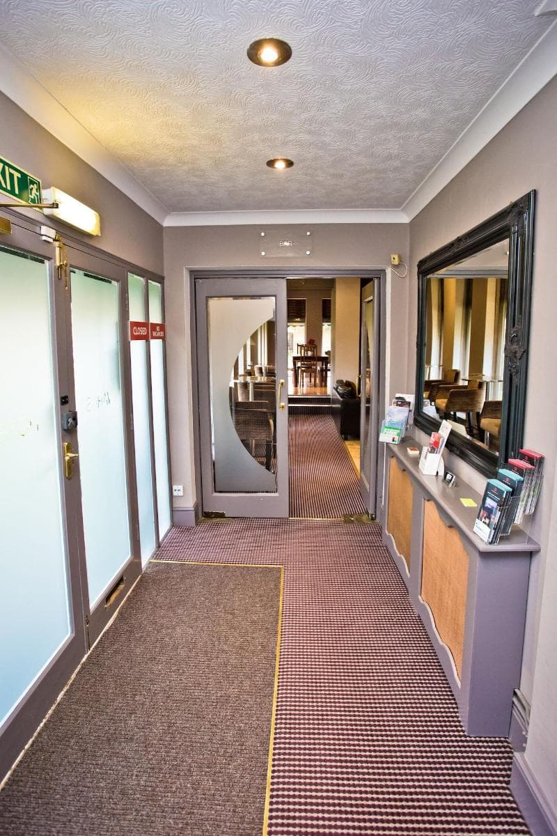 Wards Hotel 5