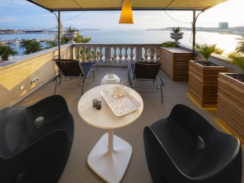 Riva Luxury Suites 4
