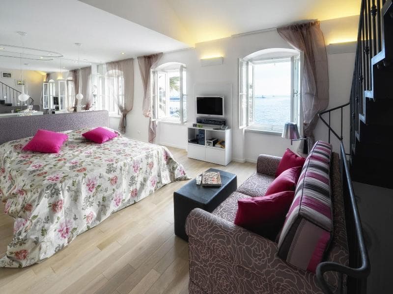 Riva Luxury Suites photo 1