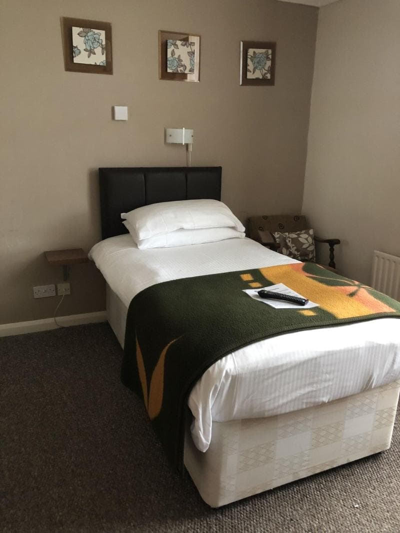 The Hunt Lodge (Adults Only) 3