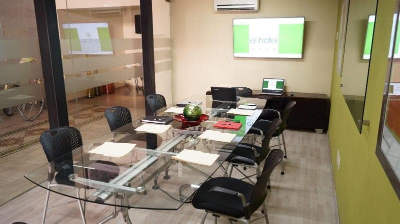El Hotel Business Class photo 1