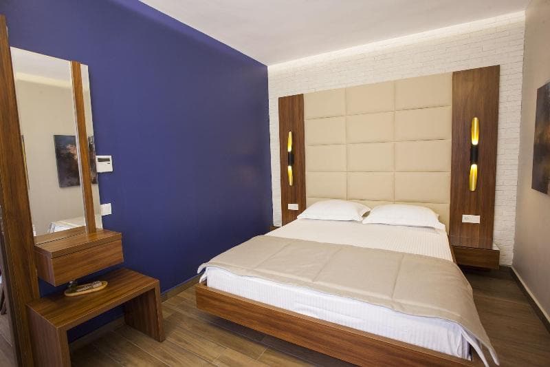 Maxuite Hotel in Home 5