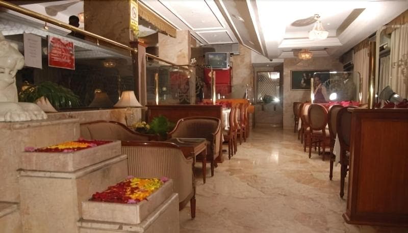Royal Inn photo 1